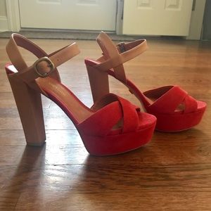 NWOB Pour la Victoire Platform Heels